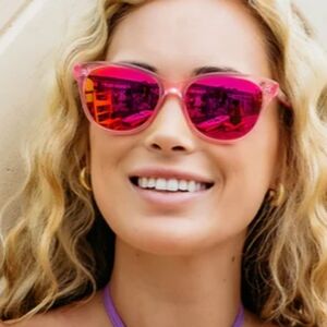 BLENDERS Hot Pink Sunglasses